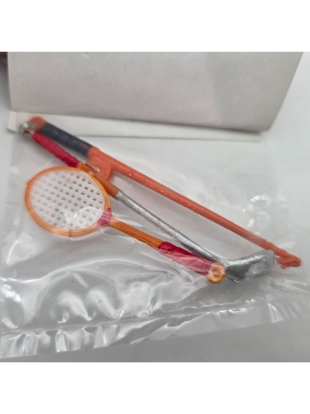 Designland Miniature Sports Set 3 Pcs Golf Club Tennis Racket & Ball - Picture 3 of 3